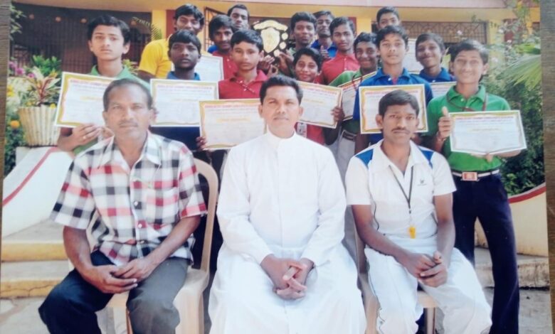 క్రీడా బాట ఉద్యోగ భవిష్యత్తు కు బాట క్రీడా బాట ఉద్యోగ భవిష్యత్తు కు బాట